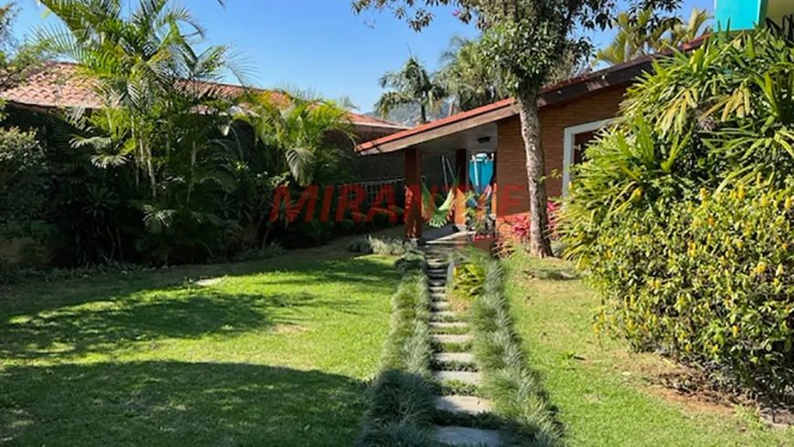 Sobrado de 570m² com 4 quartos em Jardim Virginia Bianca