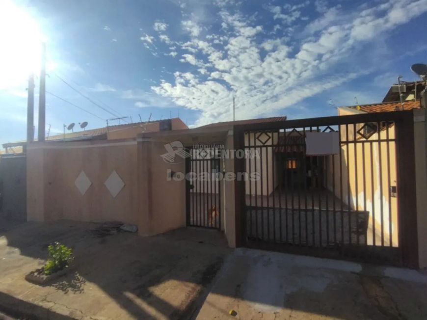 Parque das Aroeiras - Casa com 02 dormitórios sendo 01 tipo apartamento