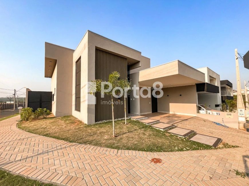 Casa com 3 Suítes e Varanda Gourmet à Venda no Condomínio Maria Julia.