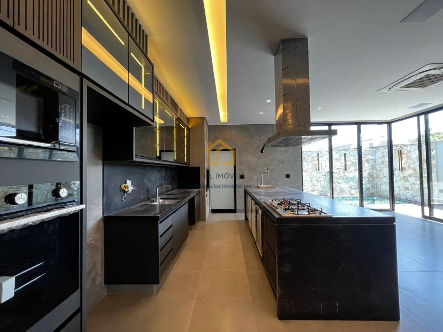 Casa incrivel no condominio Damha VI