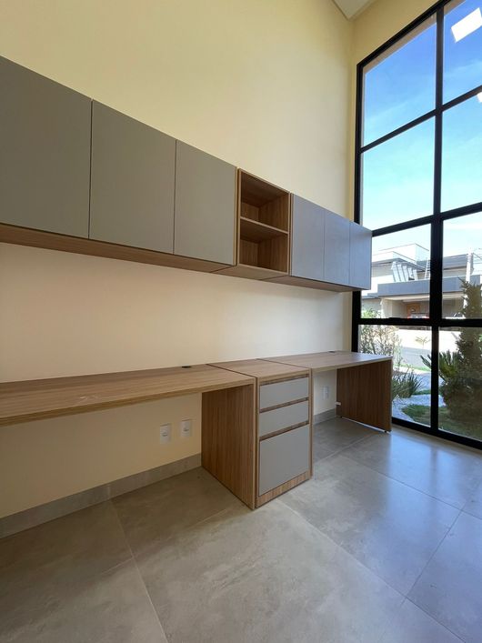 Casa de condomínio para venda possui 250 metros quadrados com 3 quartos
