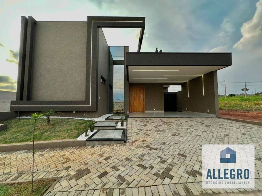 Casa à venda no Condomínio Village Normandie com 4 suítes e 2 vagas de garagem / Próximo ao Shopping