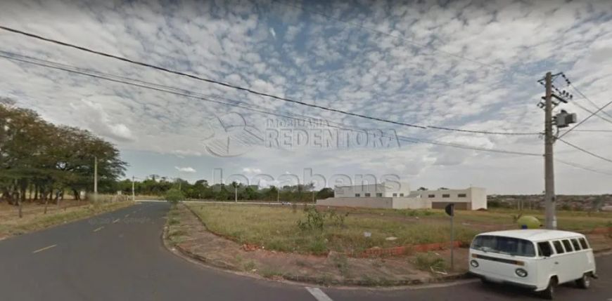 Excelente lote de esquina comercial no Residencial Machado