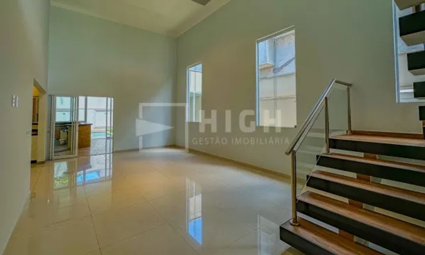Sobrado para venda condomínio Residencial Recanto do Lago com 4 suítes, piscina grande