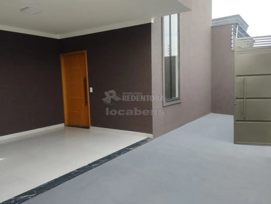 Casa no bairro SETSUL, com 3 quartos, 02 vagas de garagem.
