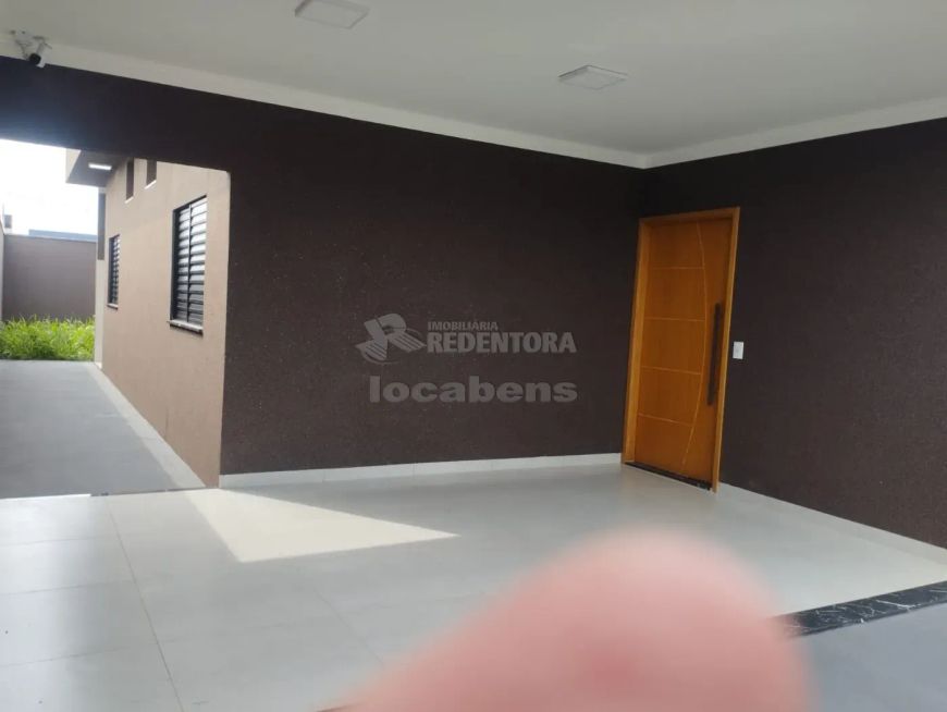 Casa no bairro SETSUL, com 3 quartos, 02 vagas de garagem.
