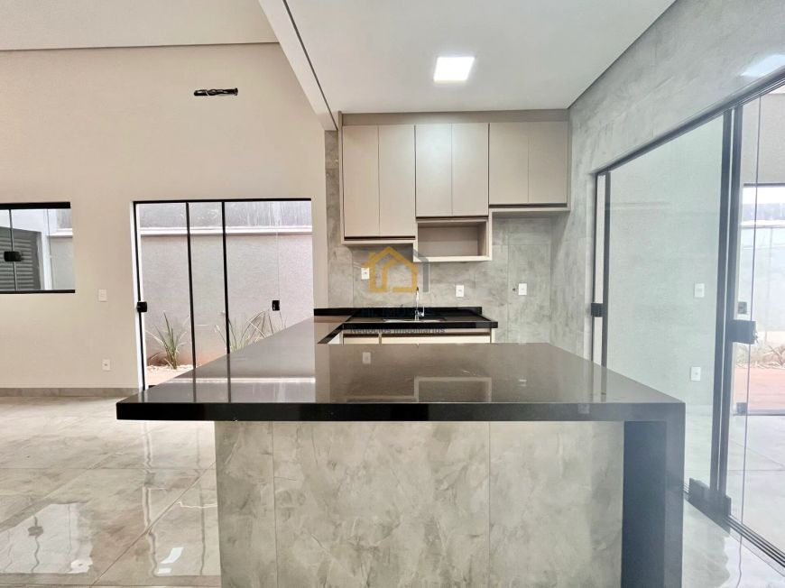 Casa no condominio Maria Julia 155 m², 3 suites