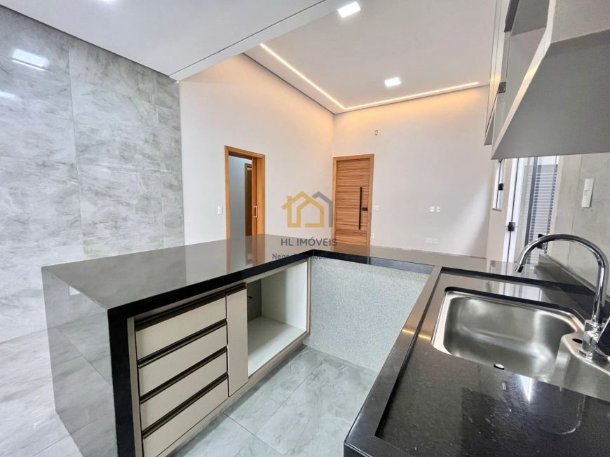 Casa no condominio Maria Julia 155 m², 3 suites