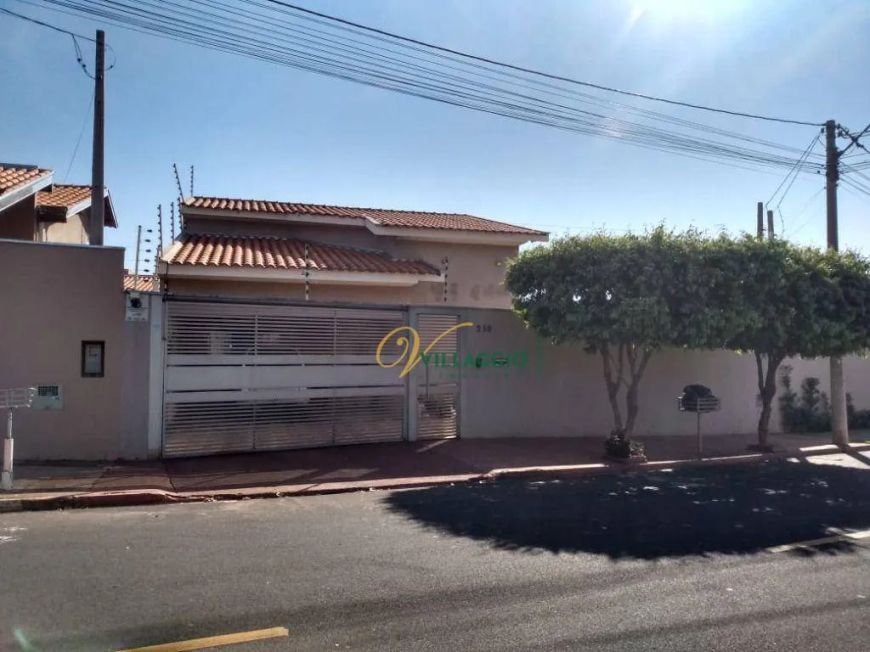 Casa 2 dormitórios , com piscina e energia solar , 520 mil , ampla área de lazer , aceita permuta e