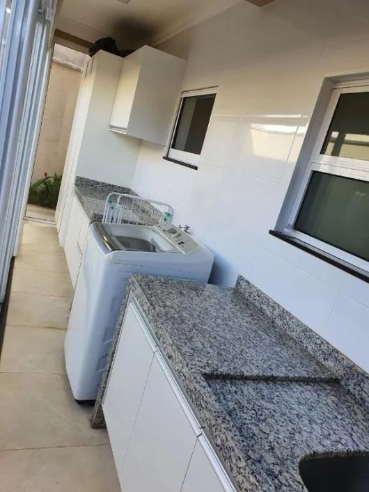 Casa com 4 dormitórios à venda, 439 m² por R$ 2.400.000,00 - Loteamento Recanto do Lago - São José d