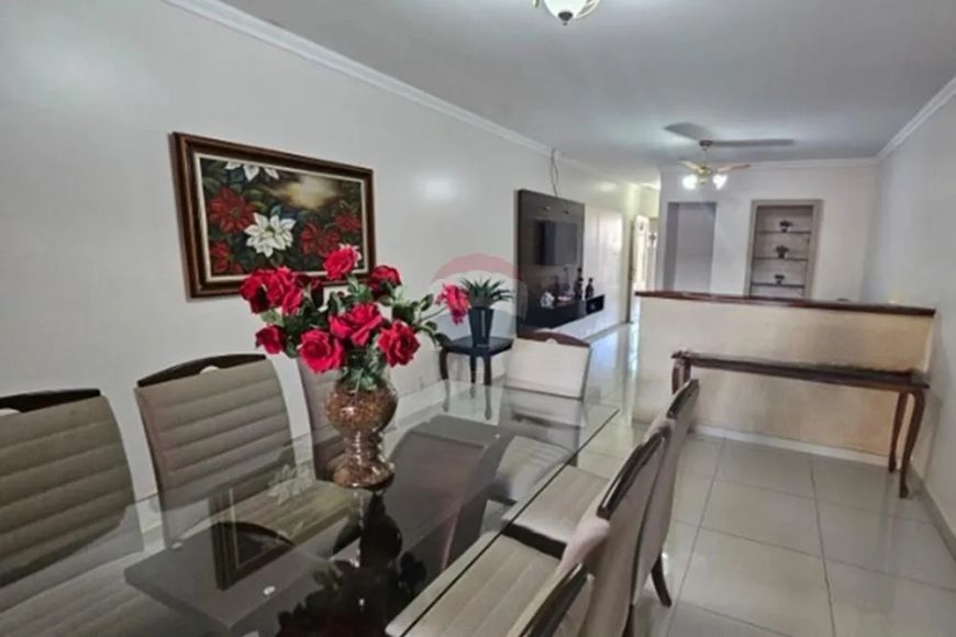 "Casa à venda com 02 suítes no Bosque das Vivendas"