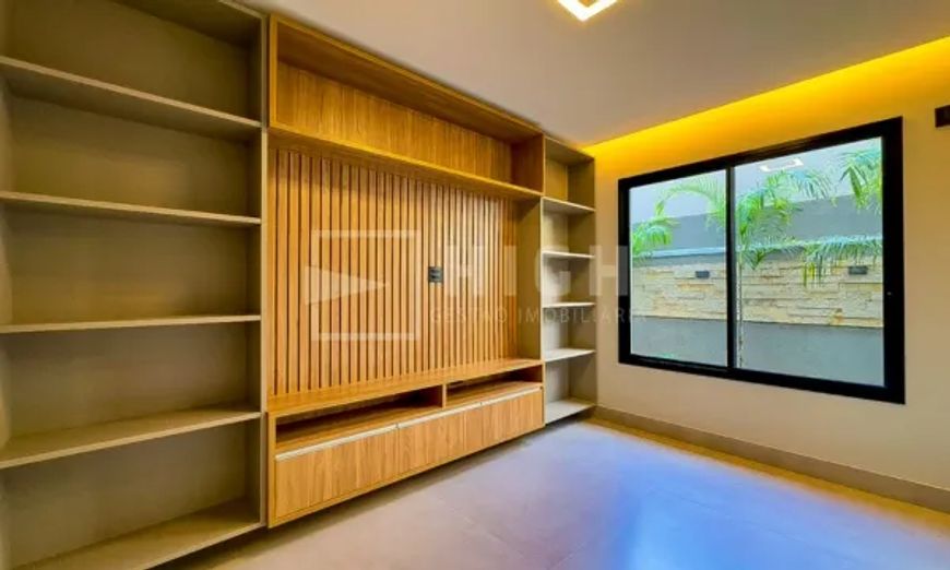 Casa térrea para venda Condomínio Residencial Damha VI - 4 suítes e piscina aquecida