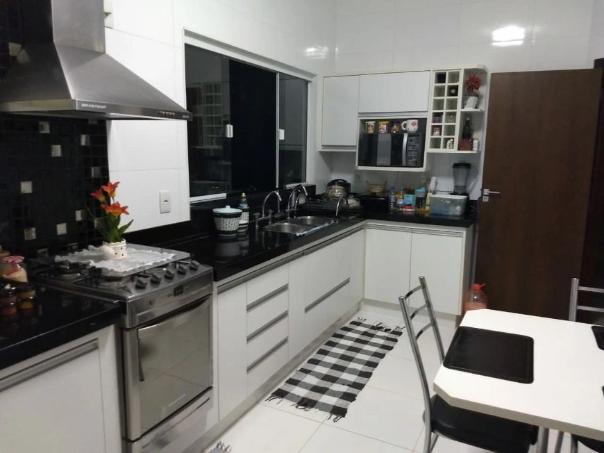 Casa no Condominio Recanto do Lago com 3 suítes aceita apart. Menor valor como parte de pagamento