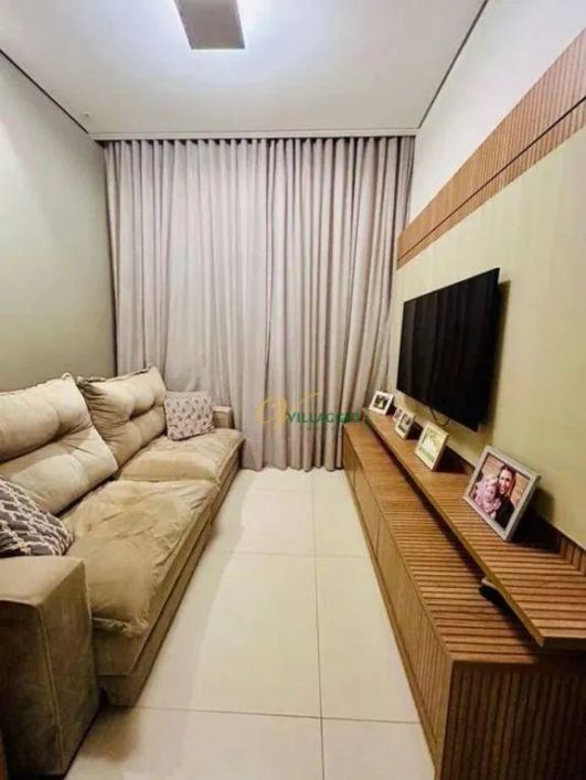 casa com 3 suítes , sendo 1 master