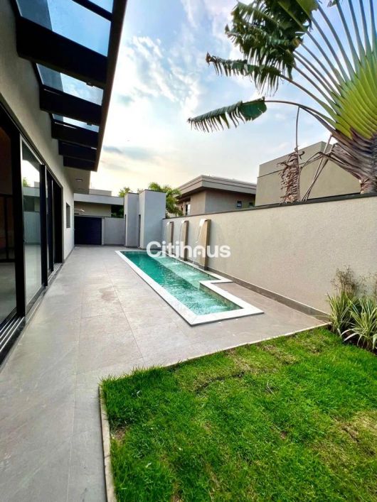 Luxo e Sofisticação no Golfe Residencial – 3 Suítes e Área Gourmet!