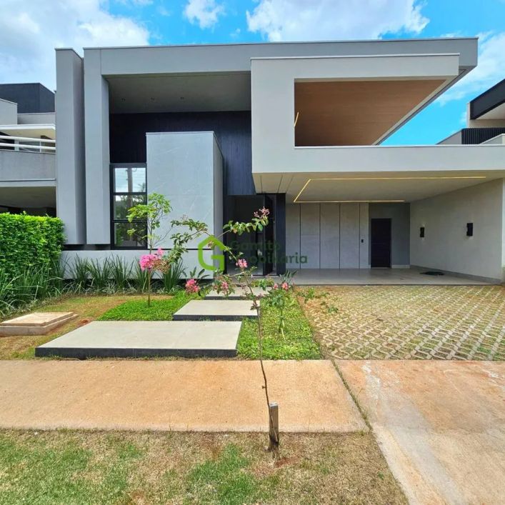 Casa com 3 suítes, escritório, home, área gourmet e piscina no cond. Village La Montagne