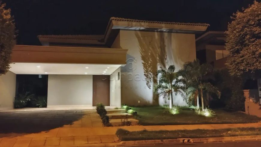 Casa em condominio fechado com 4 suítes - Village La Montagne