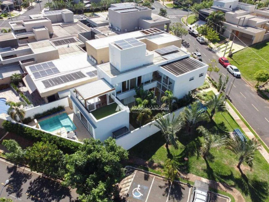 Sobrado com 3 dormitórios à venda, 355 m² por R$ 2.400.000,00 - Gaivota II - São José do Rio Preto/S