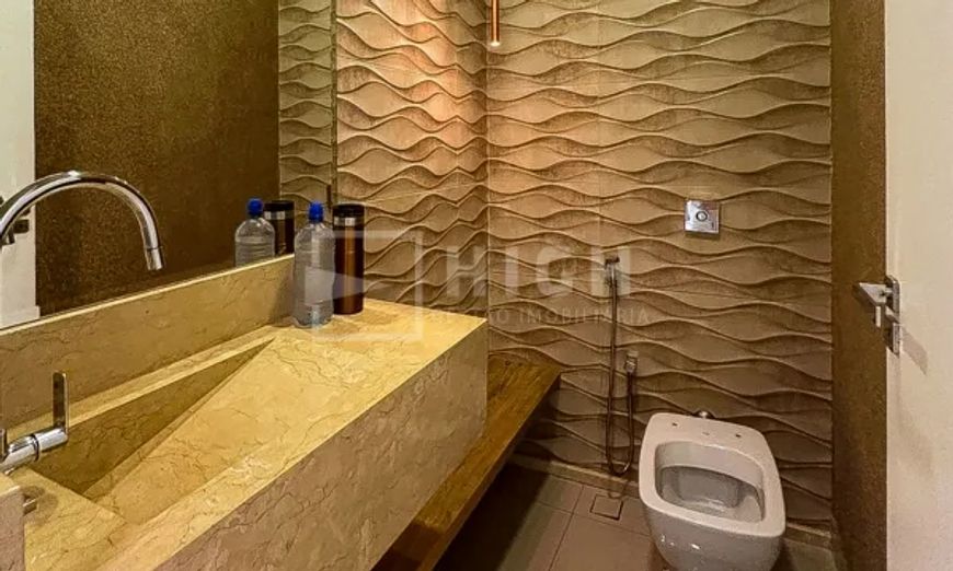 Casa térrea para venda no Condomínio Residencial Damha VI - Piscina aquecida e 3 suítes