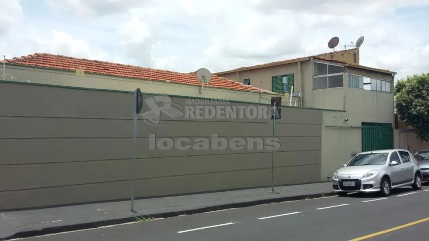 Vila Santa Cruz - Perto do Atacadão - Conjunto de 6 salas, sendo que 3 delas já estão alugadas, boas