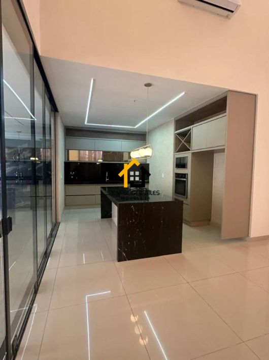 Casa com 3 dormitórios à venda, 248 m² por R$ 2.350.000 - Condomínio Damha VI -