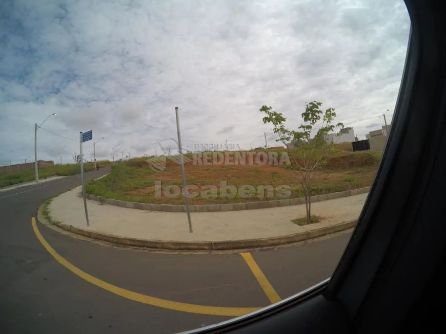 Colina Azul terreno de esquina com frente para avenida principal