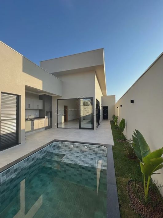 Casa Condomínio