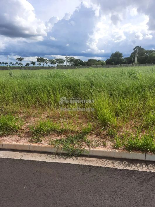 Terreno á venda no Botanic