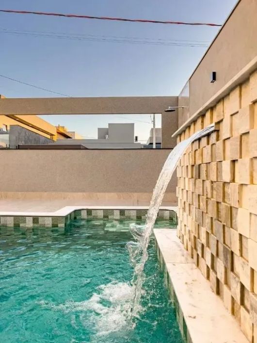 Casa de Condomínio para venda com 279m², 4 vagas.