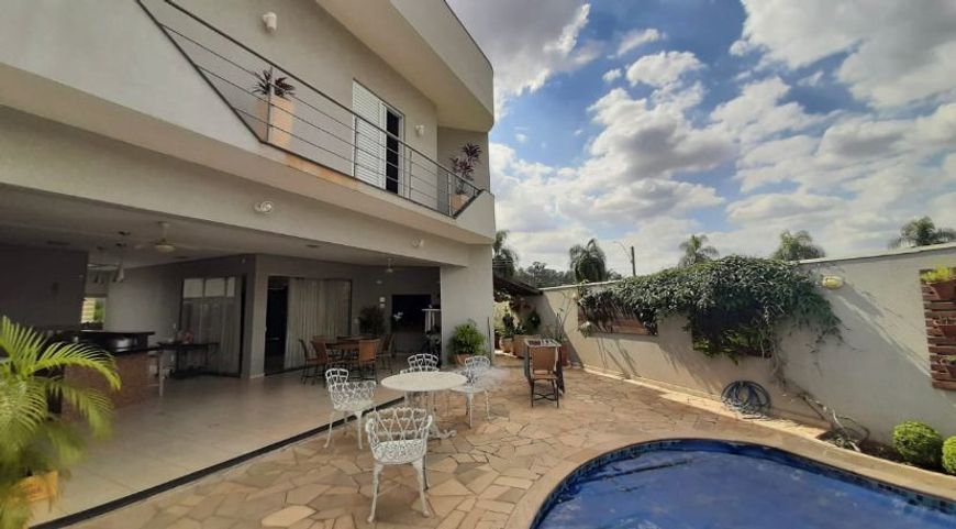 Sobrado com 3 dormitórios à venda, 345 m² por R$ 2.600.000,00 - Village La Montagne - São José do Ri