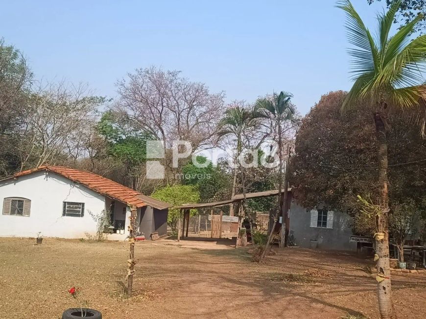 Chácara Ampla no Jockey Club Para Venda - 9.890m² com Fácil Acesso às Rodovias.
