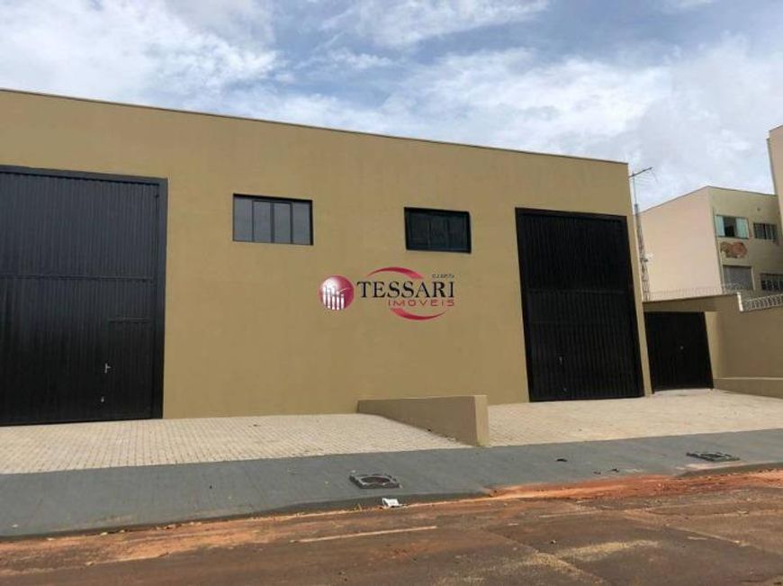 Vende salão comercial Vila Nossa Senhora do Bonfim, com 240 m2, com acessibilidade, mezanino, 2 banh