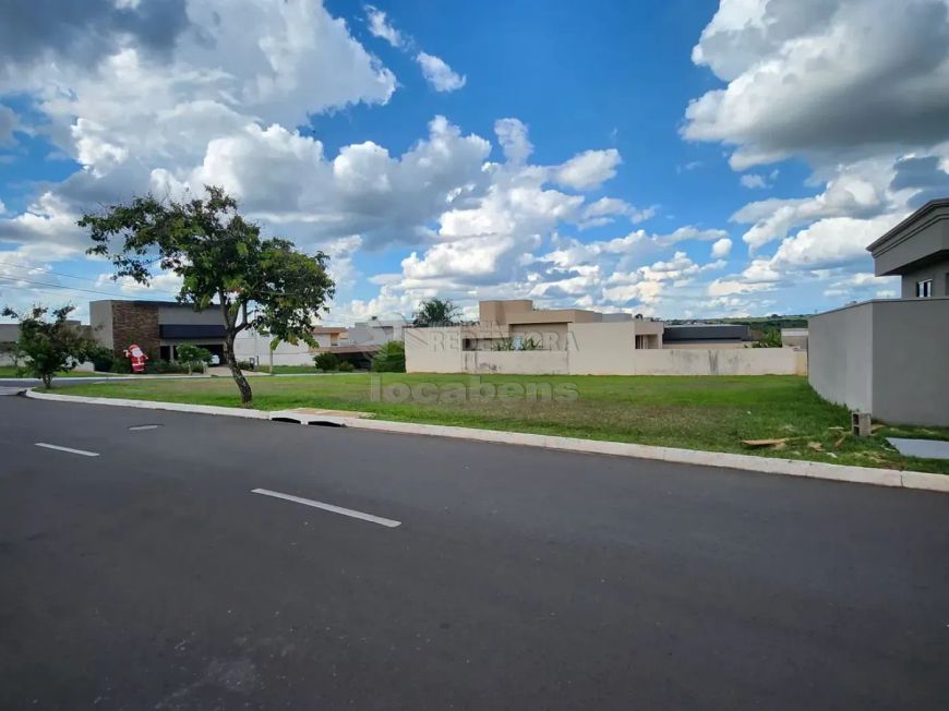 Excelente Terreno em Condomínio de Esquina com 746m² - Condomínio Recanto do Lago