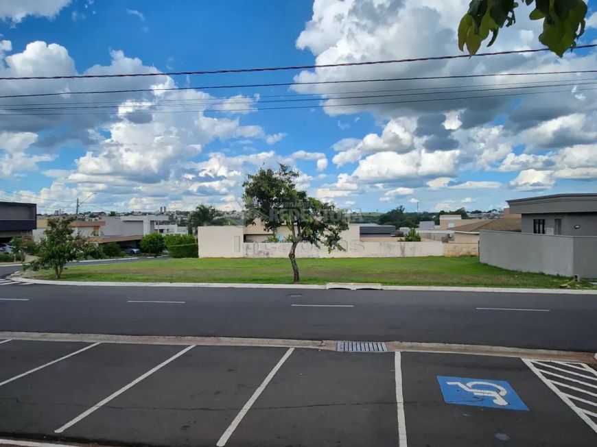 Excelente Terreno em Condomínio de Esquina com 746m² - Condomínio Recanto do Lago
