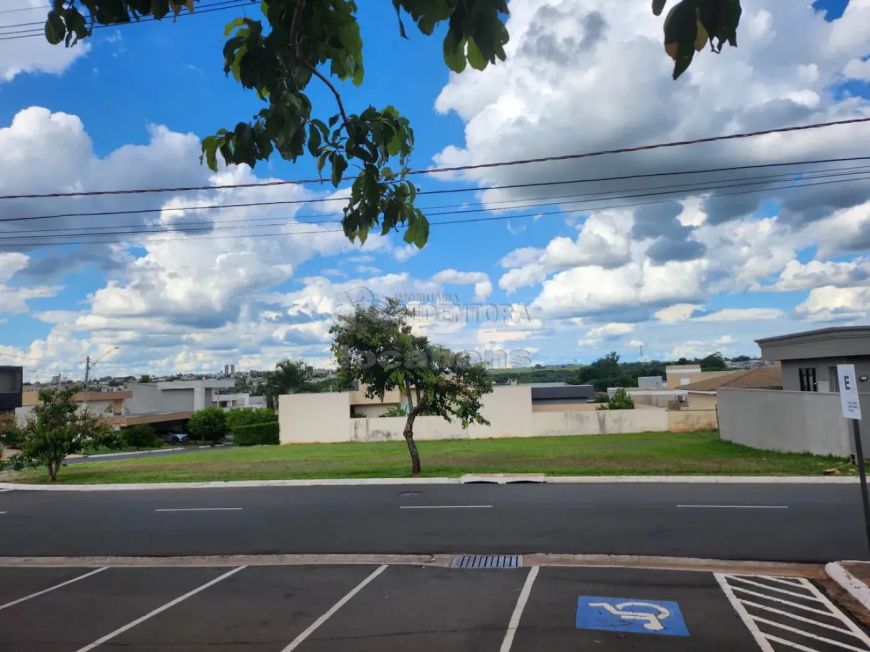 Excelente Terreno em Condomínio de Esquina com 746m² - Condomínio Recanto do Lago