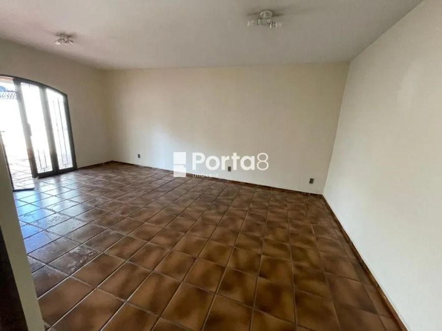 Sobrado Comercial na Vila Redentora, ao Lado dos Principais Hospitais e Shoppings de São José do Rio