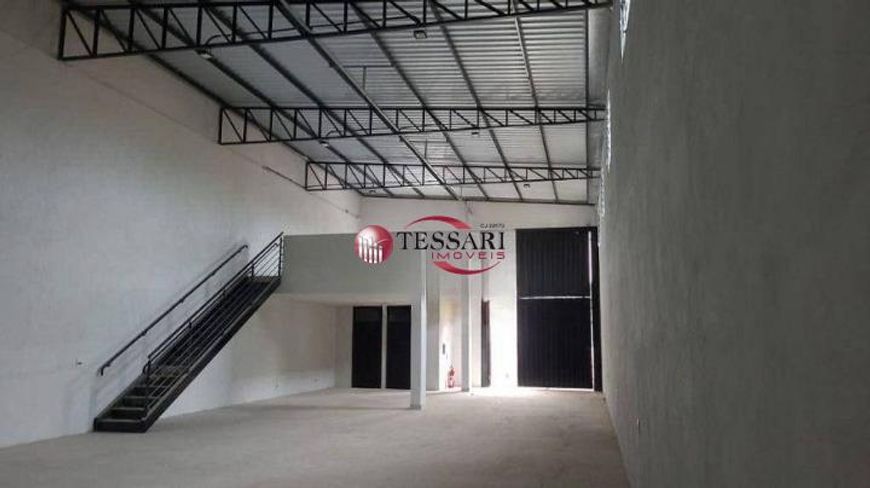 Vende salão comercial Vila Nossa Senhora do Bonfim, com 234,00 m2, com acessibilidade, mezanino, 2 b