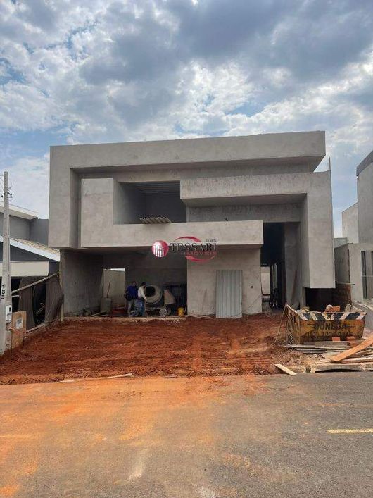 Venda Casa em Condomínio 3 suíte AE nos quartos, sala 2 ambientes, cozinha planejada, integrada ao l