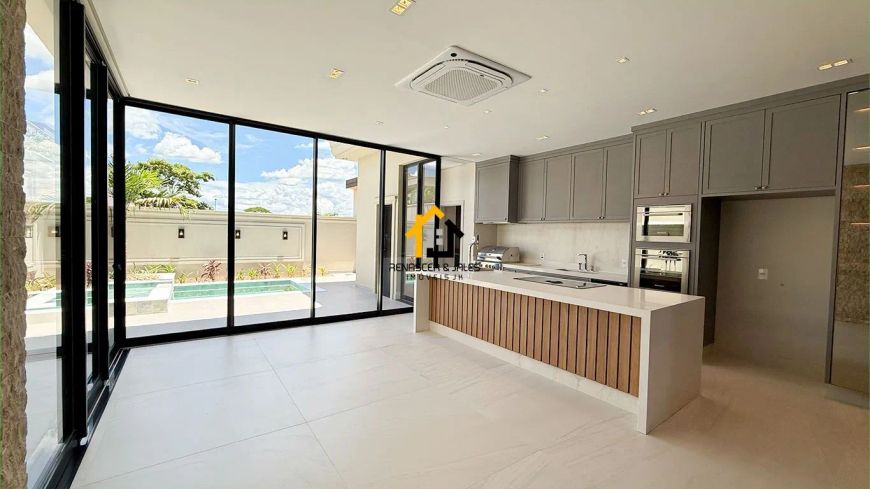 Sobrado com 3 dormitórios à venda, 303 m² por R$ 4.300.000 - Quinta do Golfe Jar