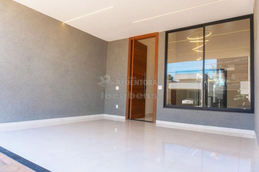 Casa no condomínio Ideal Life com 03 dormitórios e 04 vagas de garagem.