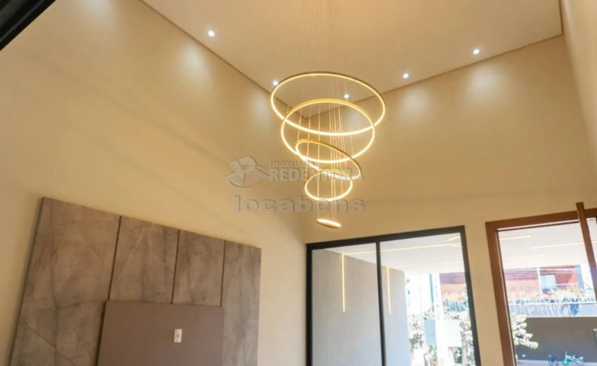 Casa no condomínio Ideal Life com 03 dormitórios e 04 vagas de garagem.