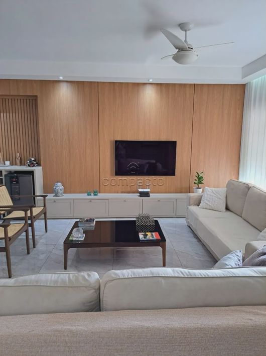 Apartamento Padrão