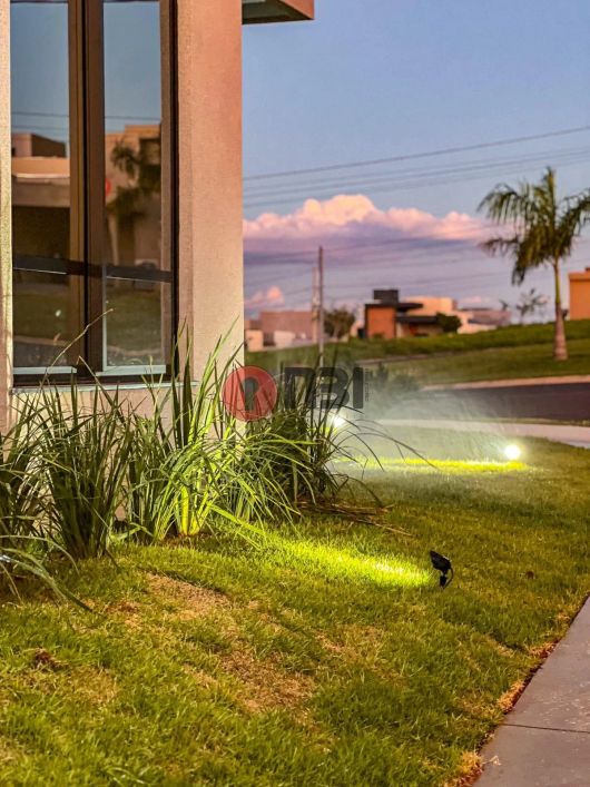 vende-se otima casa no residencial maria julia de 3 dormitorios
