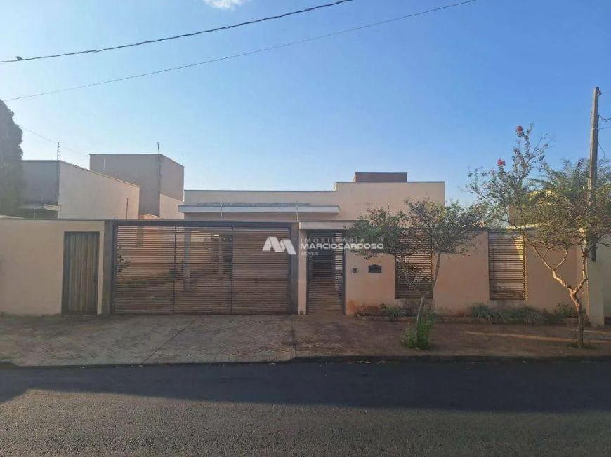 Casa com 3 dormitórios à venda, 198 m² por R$ 1.600.000 - Universitário - São José do Rio Preto/SP