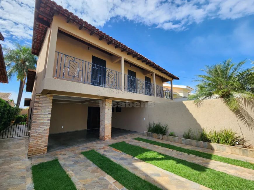Casa com 3 dormitórios no Jardim Vivendas