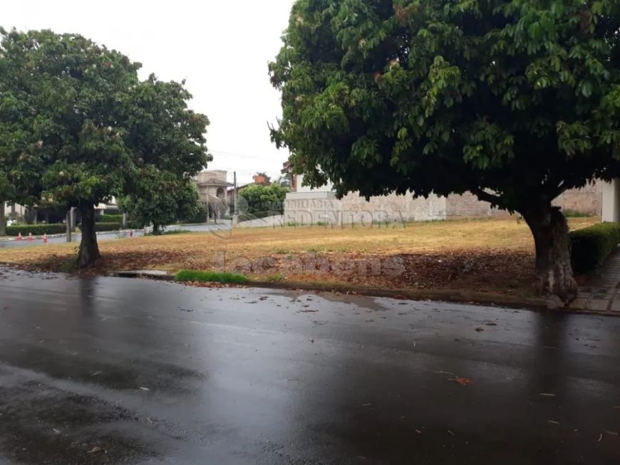 Damha I - Terreno de esquina plano, com 591 m²