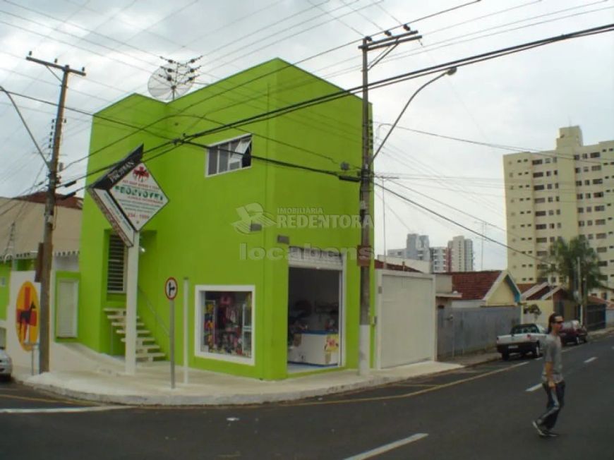 Vila Imperial - Sobrado comercial e residencial - Em esquina - 3 dorms, aptos 1 com armário