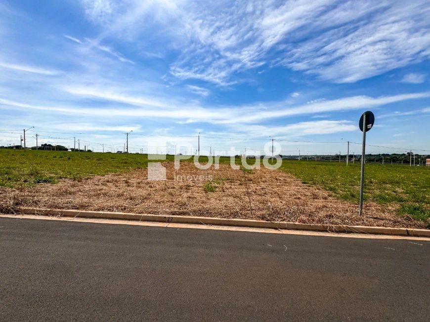 Terreno à venda na Zona Sul de Rio Preto - Condomínio Eplenum com fácil acesso à BR-153.