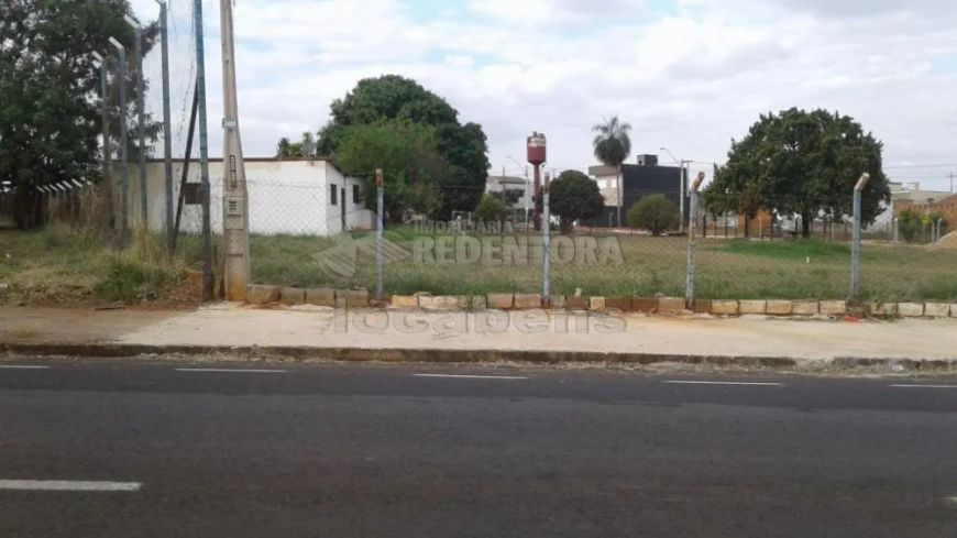 Área remanescente em frente Rotatória do Bianco x Vista Bela, podendo vender a área inteira ou parte