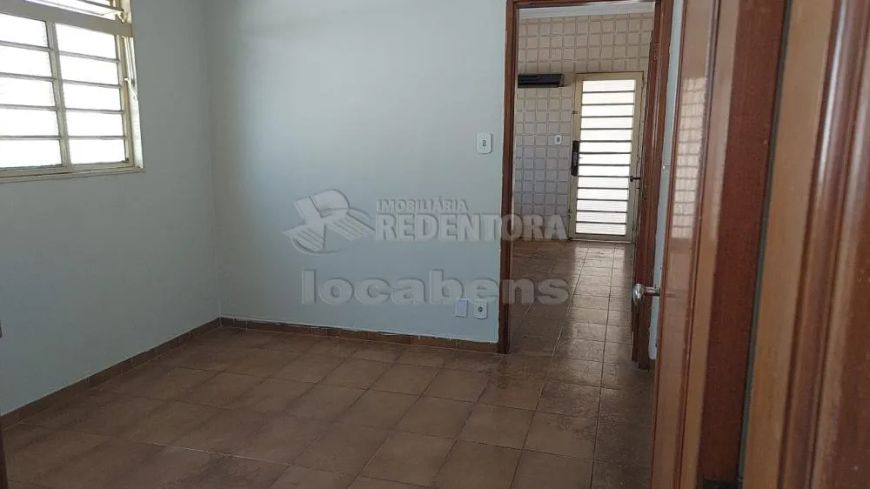 Casa 03 Dormitórios - Vila Moreira